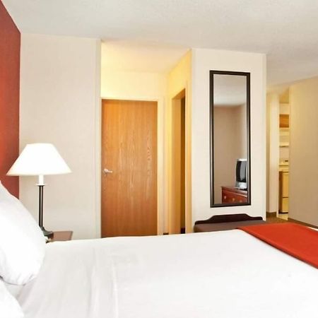 Baymont By Wyndham Merrillville Exteriör bild